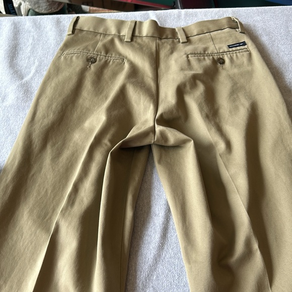 3 for 1 price: 3 pair of Men’s Dockers D3 classic fit khakis - Size 31x30. - Picture 6 of 11